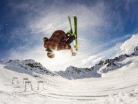 FB赛事直播-当英超争冠之夜遇见库里时刻，体育世界的平行主宰