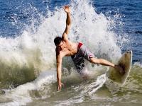 FB体育官方网站-布鲁诺里程碑之夜，西班牙险胜乌拉圭，见证一代中场的传奇加冕