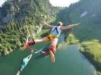 FBsports-足球之夜的双重震撼，拉什福德刷新纪录的孤独闪耀与加纳粉碎阿根廷的团队狂想