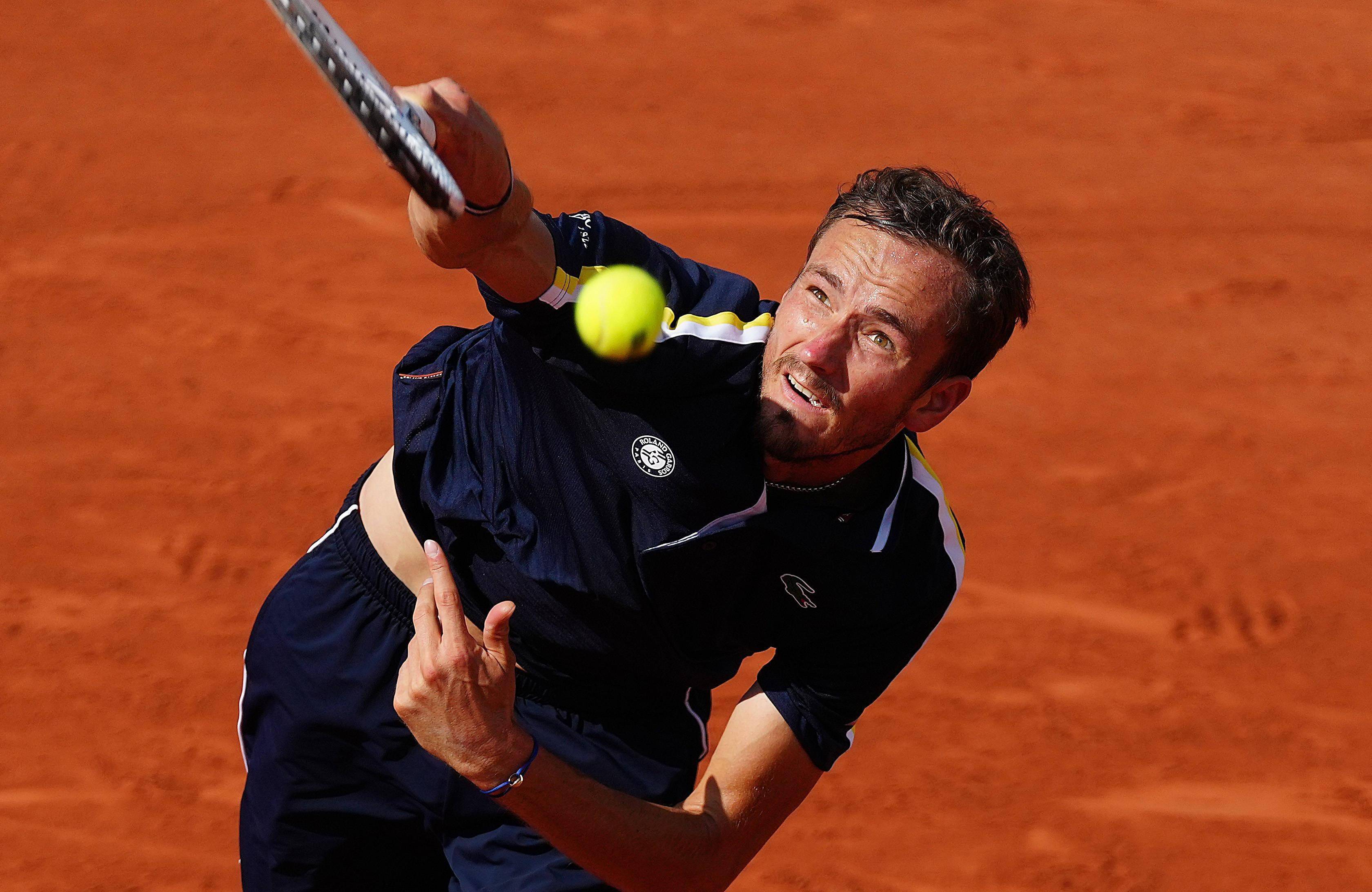 德国网球队鏖战意大利网球队,梅德韦杰夫关键制胜的简单介绍 德国网球队鏖战意大利网球队,梅德韦杰夫关键制胜的简单介绍