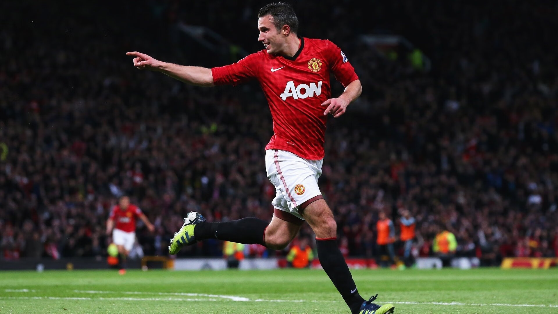 绿茵场与赛道上的唯一性，伊拉克足球的险胜与巴雷拉的F1接管时刻