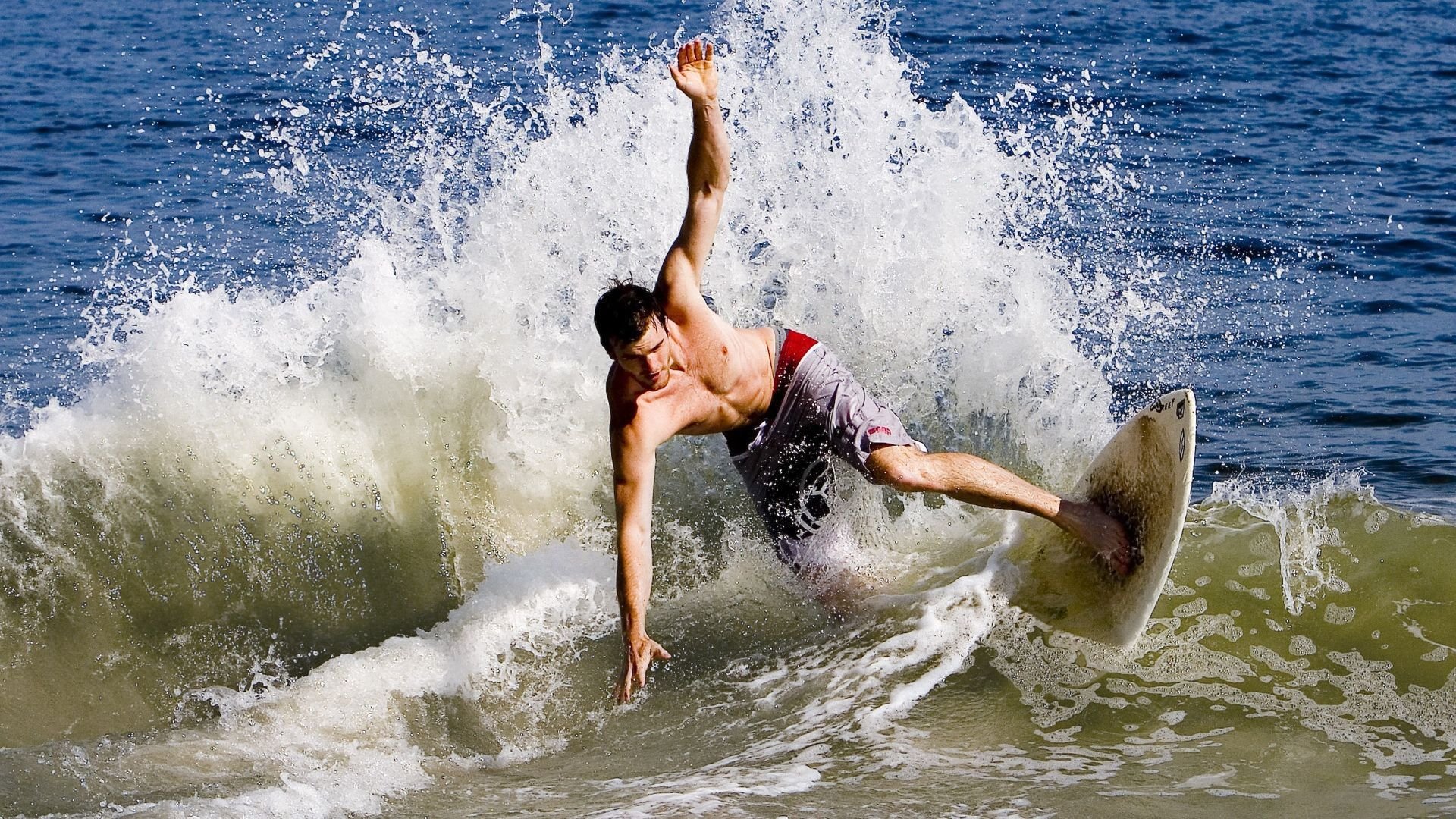 国乒横扫瑞典，奥恰洛夫创纪录之夜的双重交响